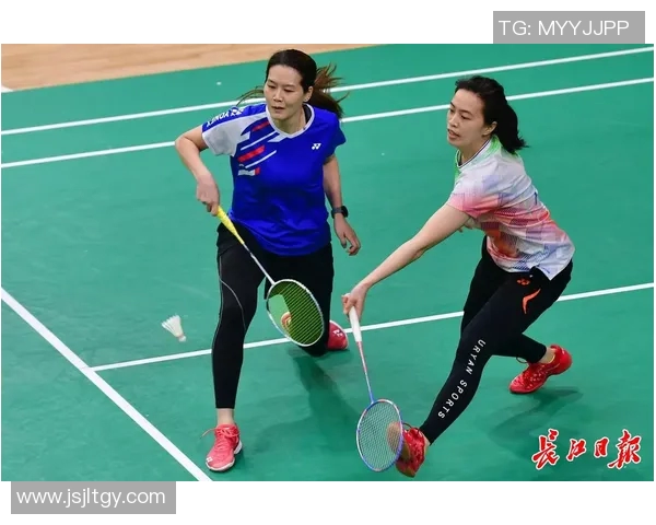 成都羽毛球队与杭州羽毛球队赛后状态分析与复盘总结