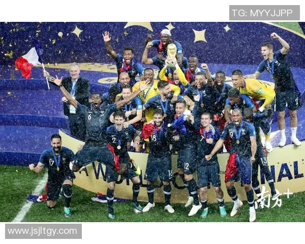 广州足球队在钻石联赛中的逆袭之路与荣耀时刻全景回顾