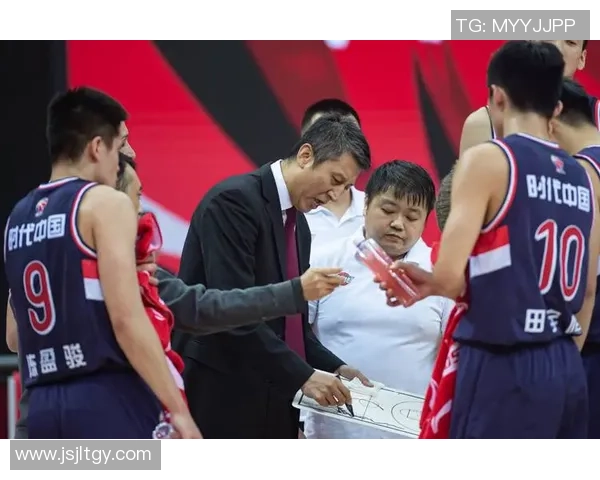 广州篮球队杯赛战术解析与表现评估全面分析